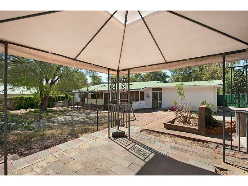 95 River Road, Kelmscott WA 6111