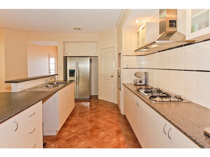 33 Macquarie Bvd, Hammond Park WA 6164