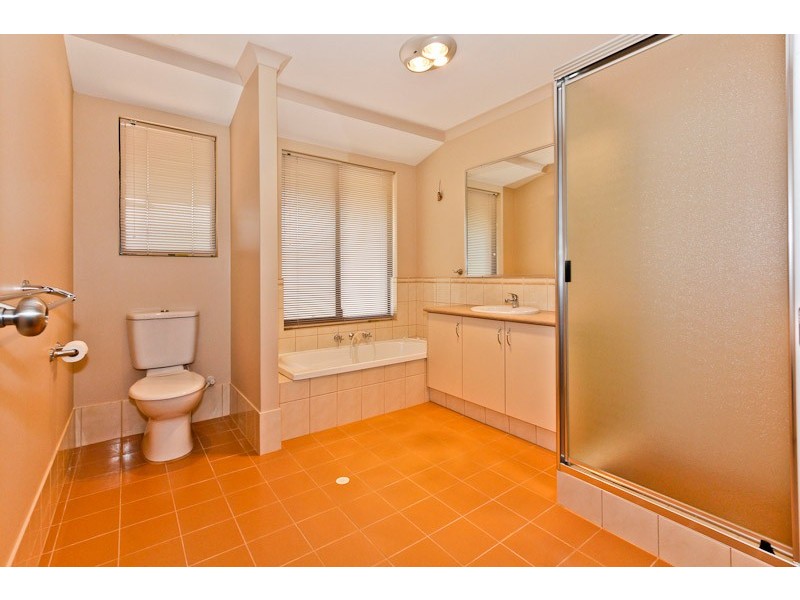 33 Macquarie Bvd, Hammond Park WA 6164