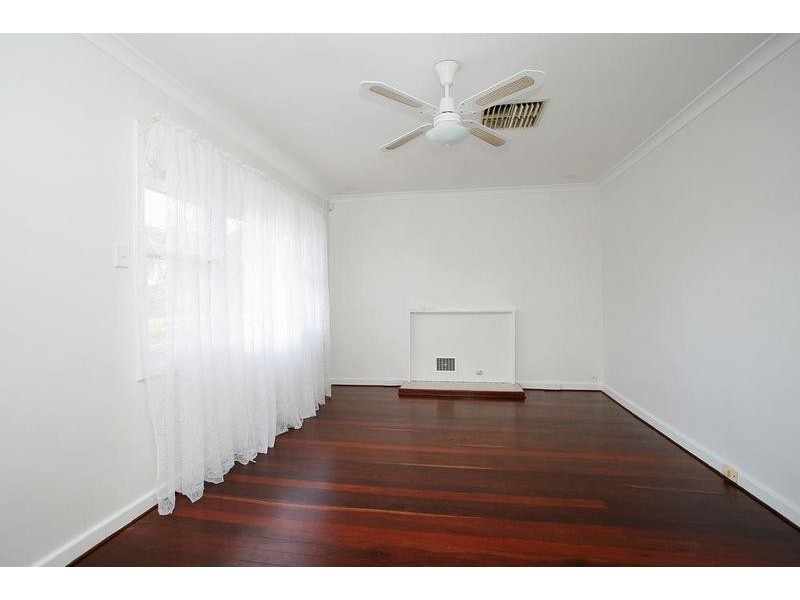 26 Quince Way, Coolbellup WA 6163