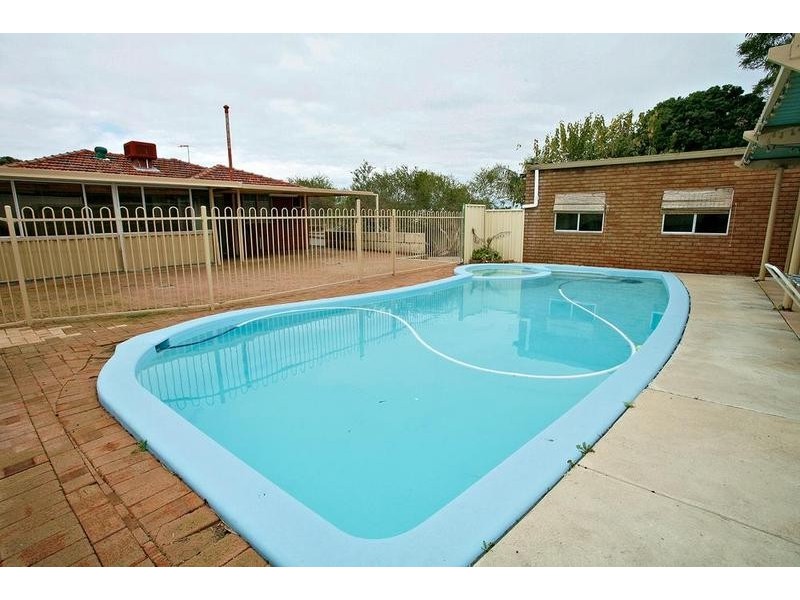 26 Quince Way, Coolbellup WA 6163
