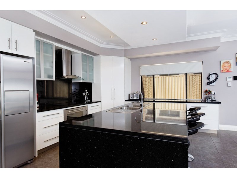 7 Tidewater Close, Yangebup WA 6164
