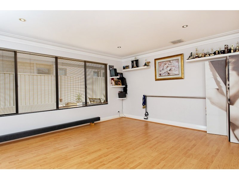 7 Tidewater Close, Yangebup WA 6164