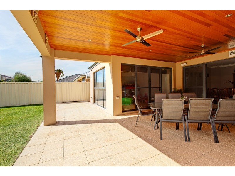7 Tidewater Close, Yangebup WA 6164