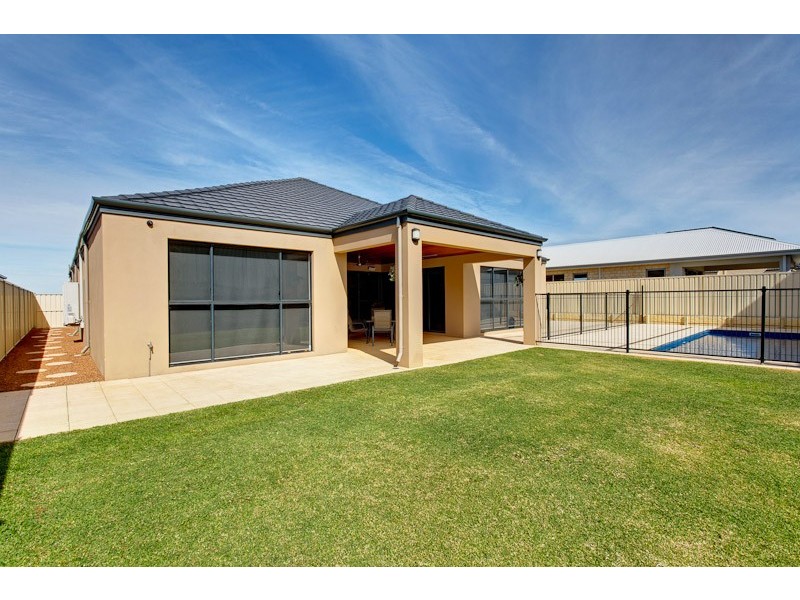 7 Tidewater Close, Yangebup WA 6164