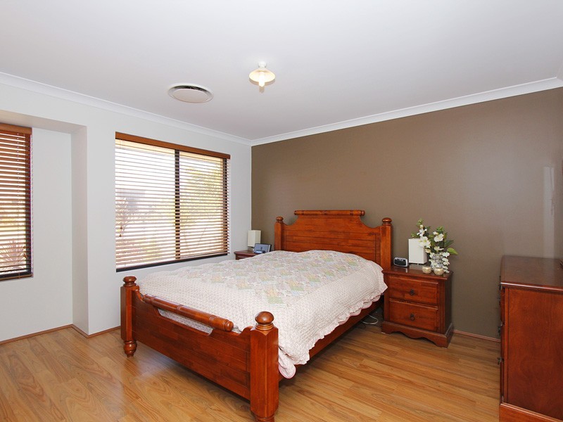 25 Swallowtail Avenue, Success WA 6164