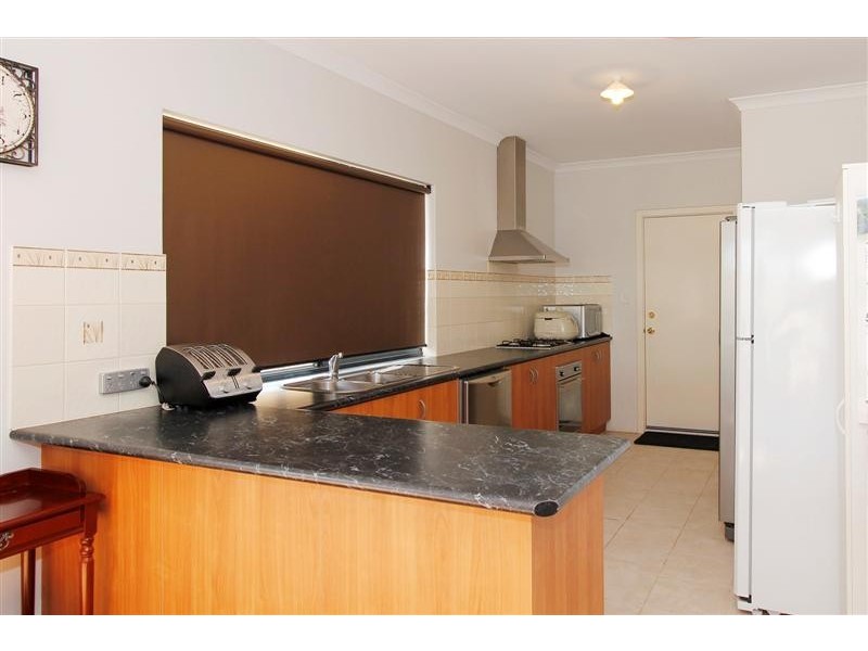 25 Swallowtail Avenue, Success WA 6164