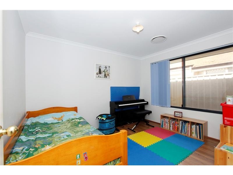 25 Swallowtail Avenue, Success WA 6164