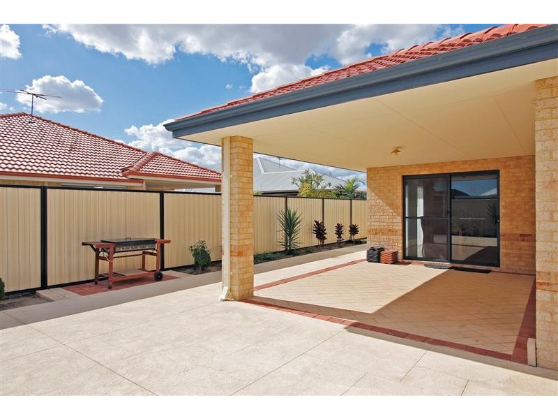 25 Swallowtail Avenue, Success WA 6164