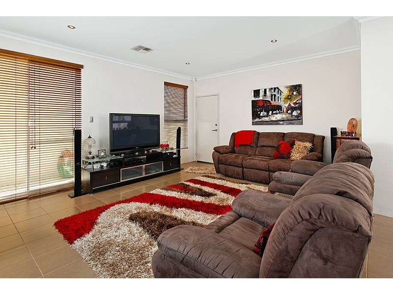 4 Angelica Way, Atwell WA 6164