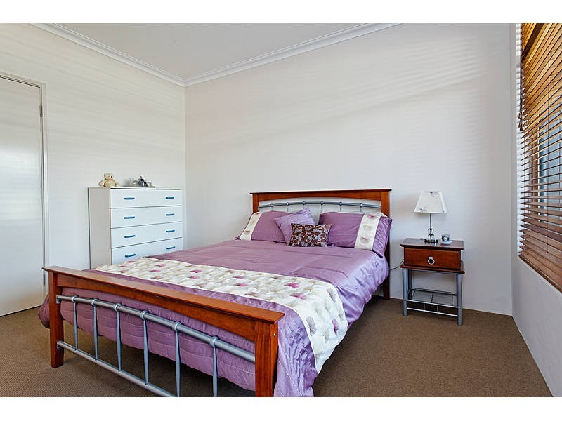 4 Angelica Way, Atwell WA 6164