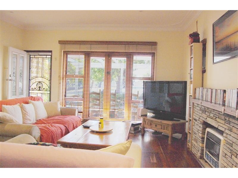 7 Cooke Street, Hilton WA 6163