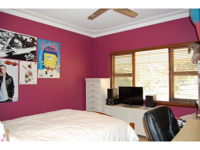 7 Cooke Street, Hilton WA 6163