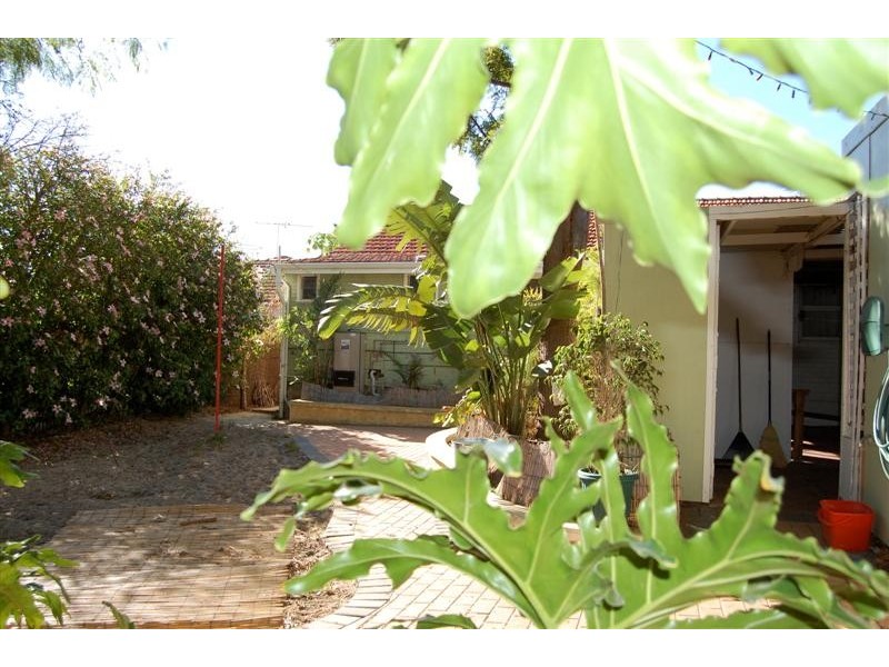 7 Cooke Street, Hilton WA 6163