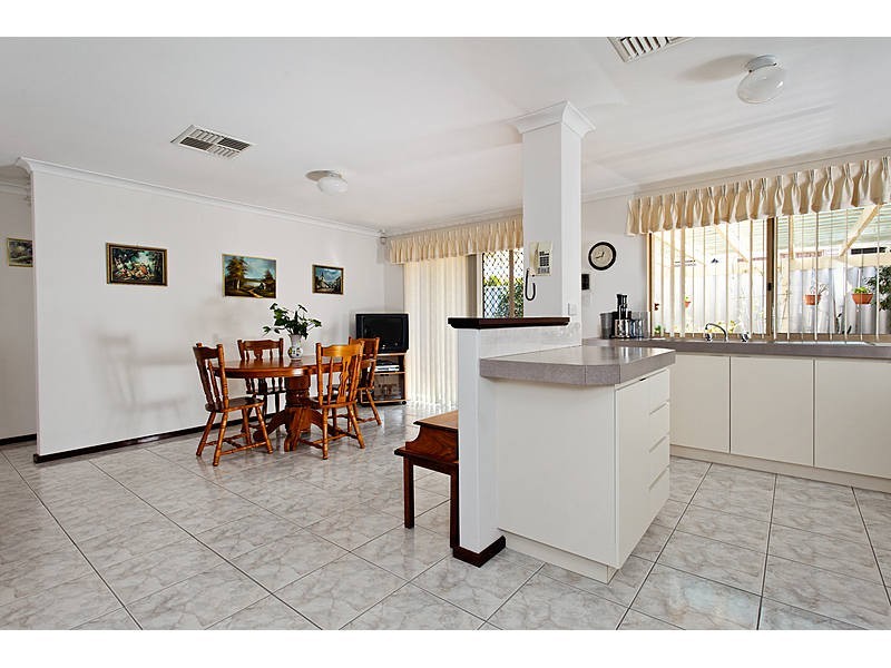 12A Crossland Way, Kardinya WA 6163