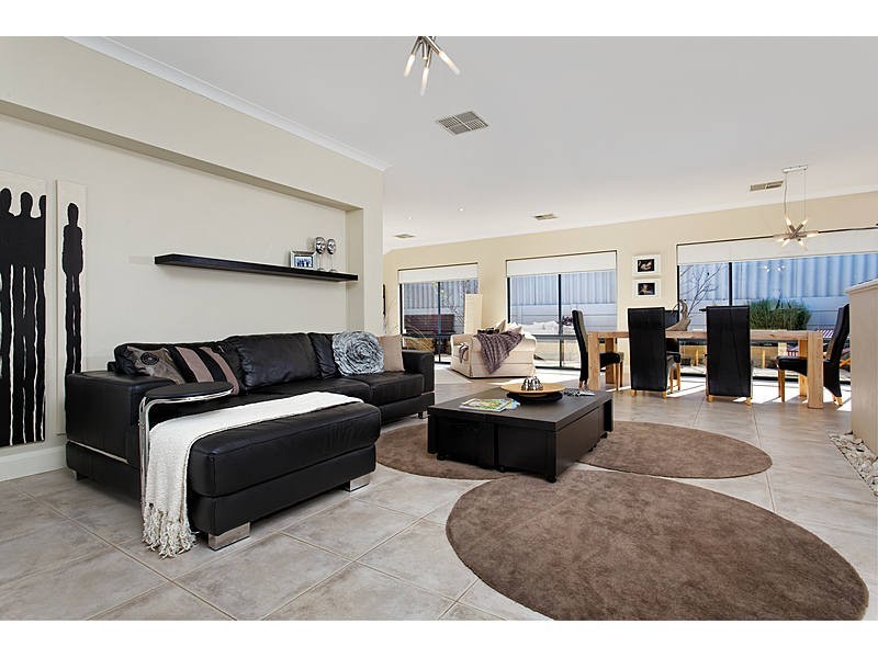 5 Pavonia Heights, South Lake WA 6164