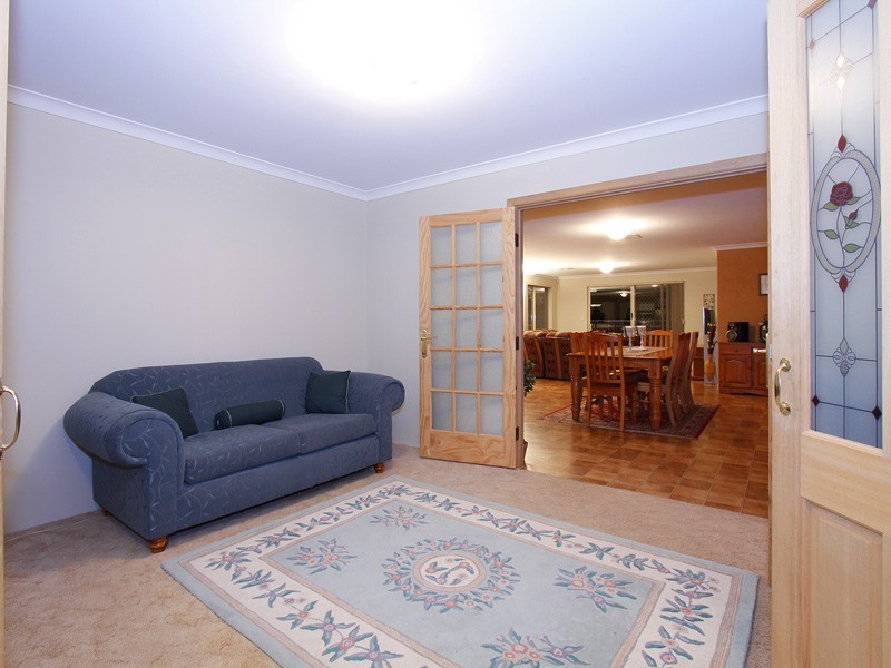 32 Marraboor Place, Success WA 6164