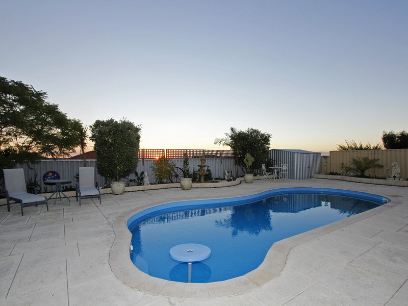 32 Marraboor Place, Success WA 6164