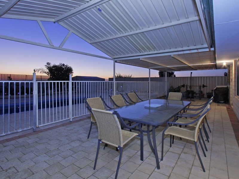 32 Marraboor Place, Success WA 6164