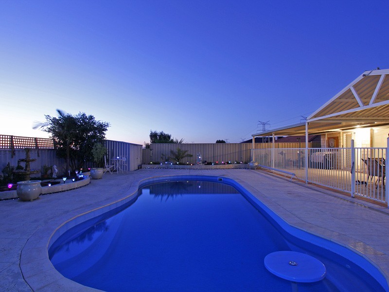 32 Marraboor Place, Success WA 6164