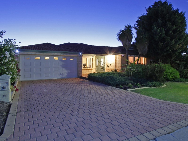 32 Marraboor Place, Success WA 6164