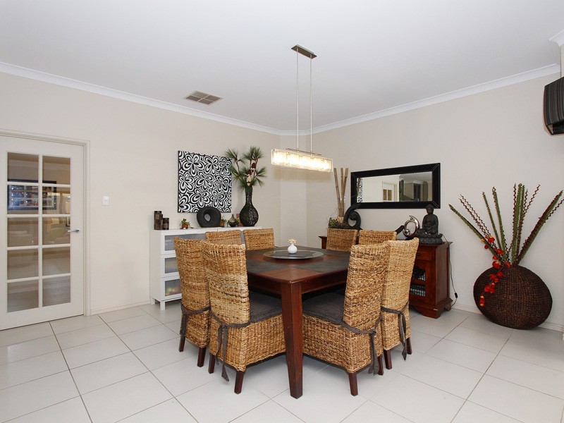 6 Caridean Way, Hammond Park WA 6164