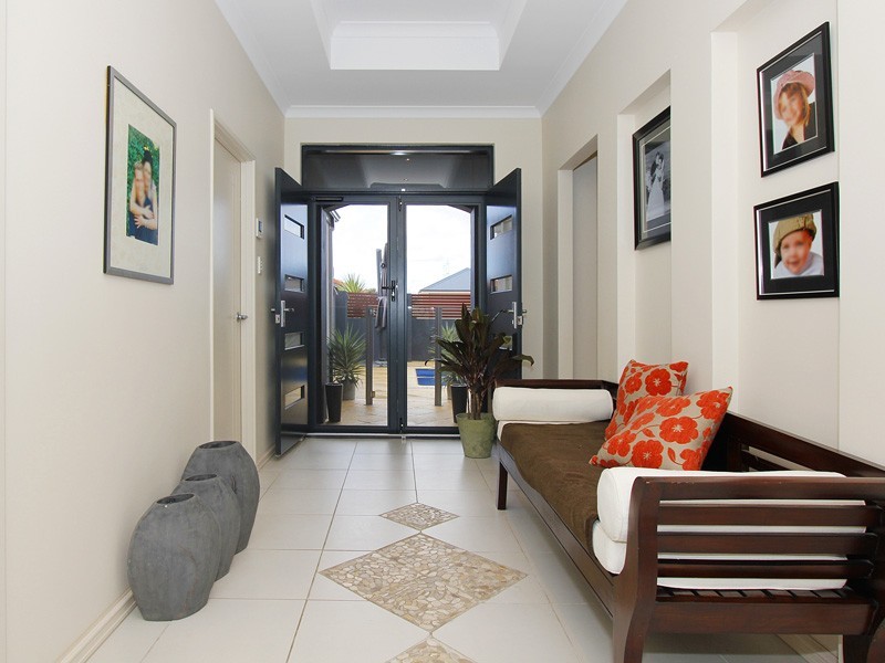 6 Caridean Way, Hammond Park WA 6164