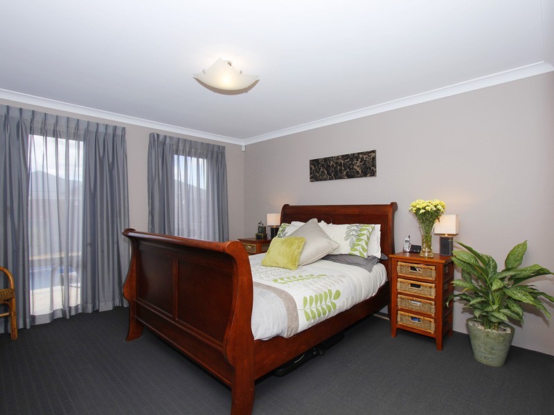 6 Caridean Way, Hammond Park WA 6164