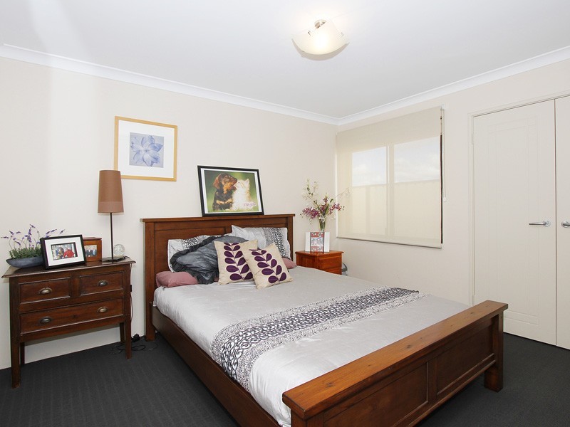 6 Caridean Way, Hammond Park WA 6164