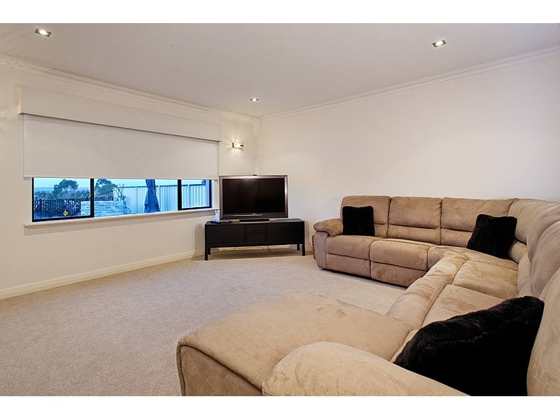 13 Tindal Avenue, Yangebup WA 6164