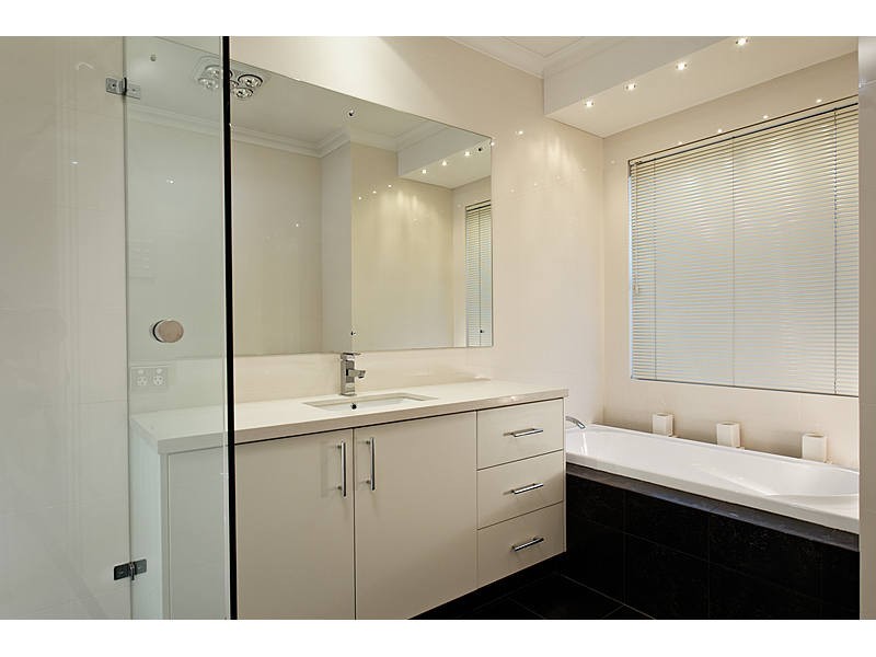 13 Tindal Avenue, Yangebup WA 6164