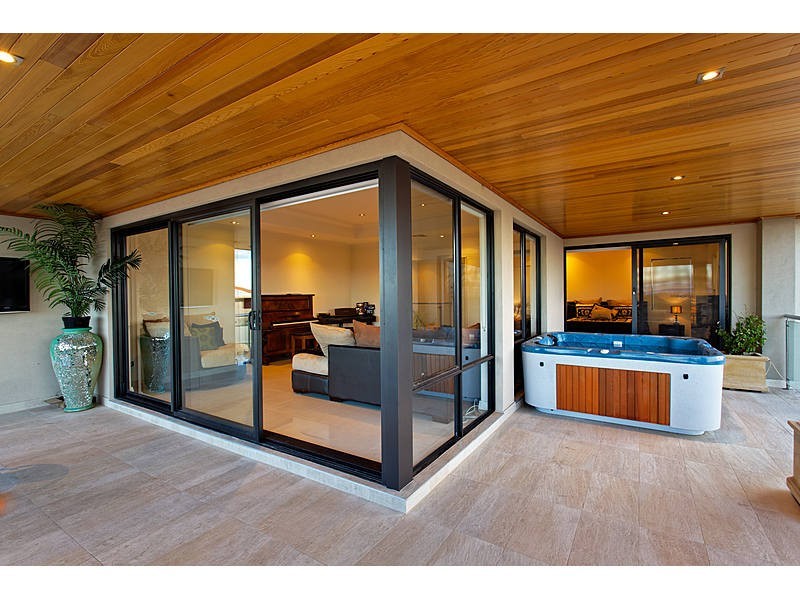 13 Tindal Avenue, Yangebup WA 6164