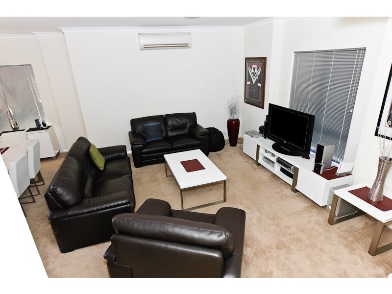 11/18 Deanmore Bend, Hammond Park WA 6164