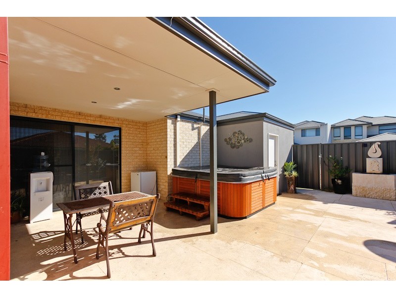 11/18 Deanmore Bend, Hammond Park WA 6164