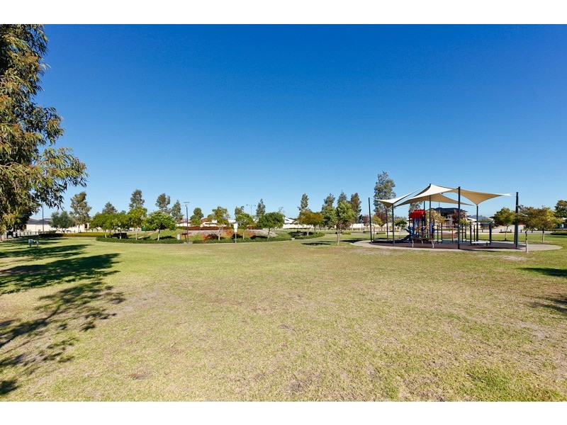 11/18 Deanmore Bend, Hammond Park WA 6164