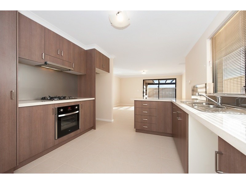 4/3 Minori Gardens, Yangebup WA 6164