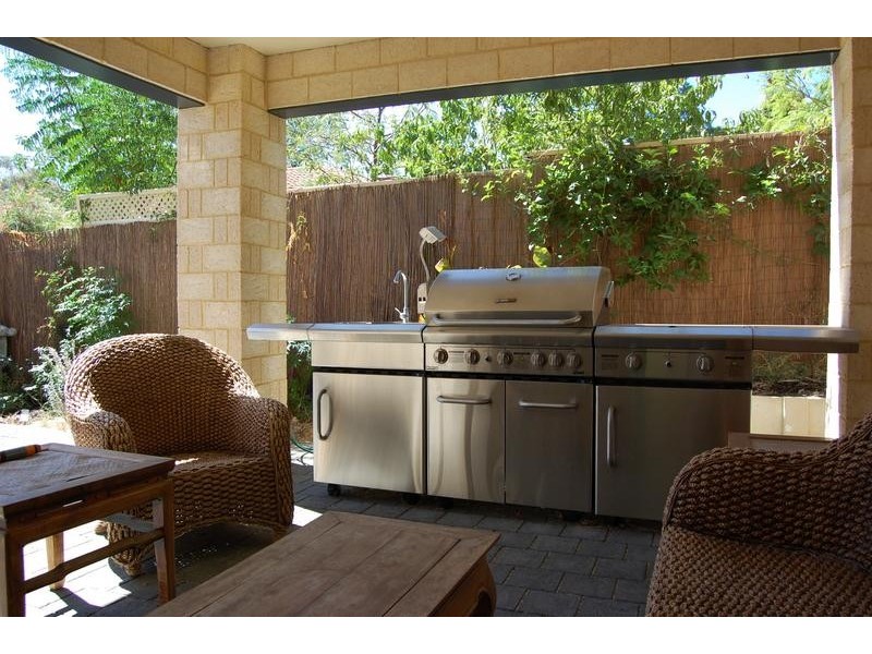 4 Aitken Road, Mount Richon WA 6112