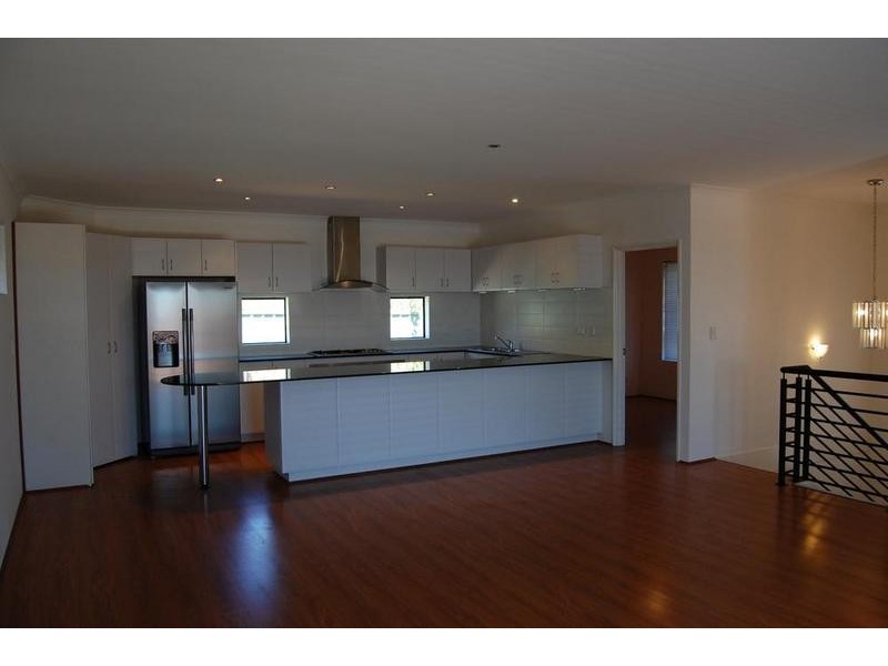 4 Aitken Road, Mount Richon WA 6112