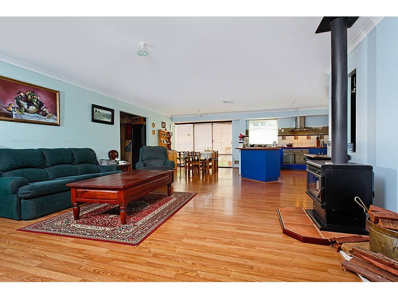 1 Cordelia Avenue, Coolbellup WA 6163