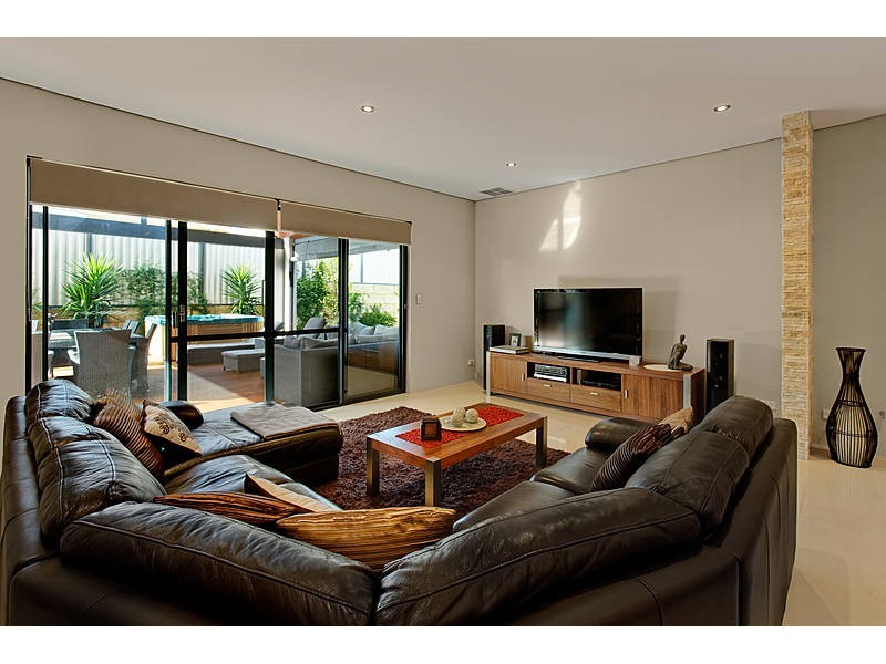 3 Camden Boulevard, Aubin Grove WA 6164