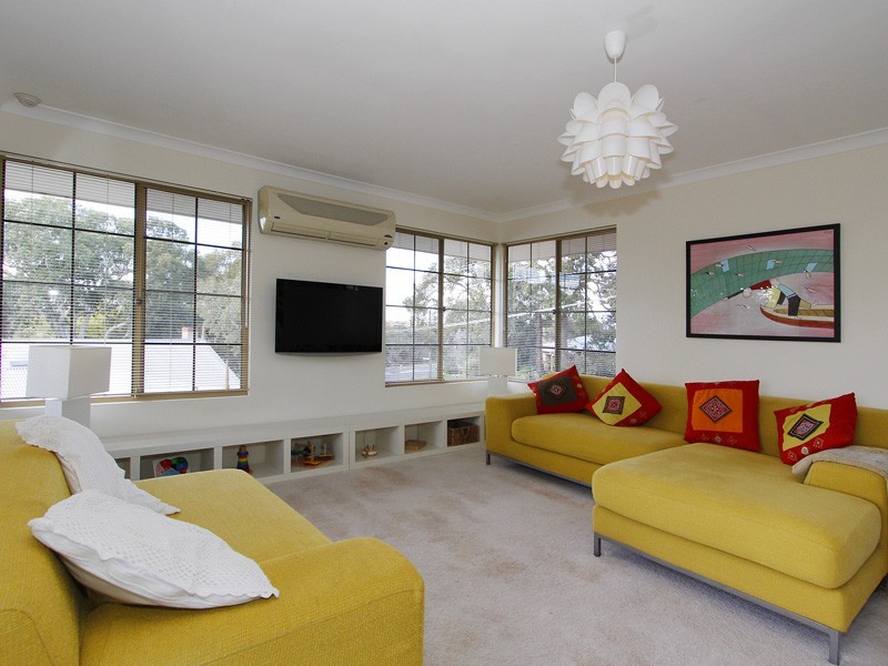 22 Du Maurier Road, North Lake WA 6163