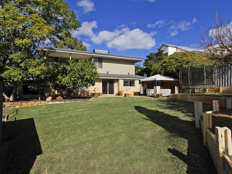 22 Du Maurier Road, North Lake WA 6163