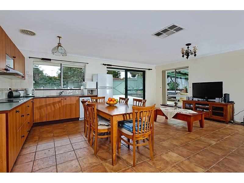 14 Mannion Way, Kardinya WA 6163