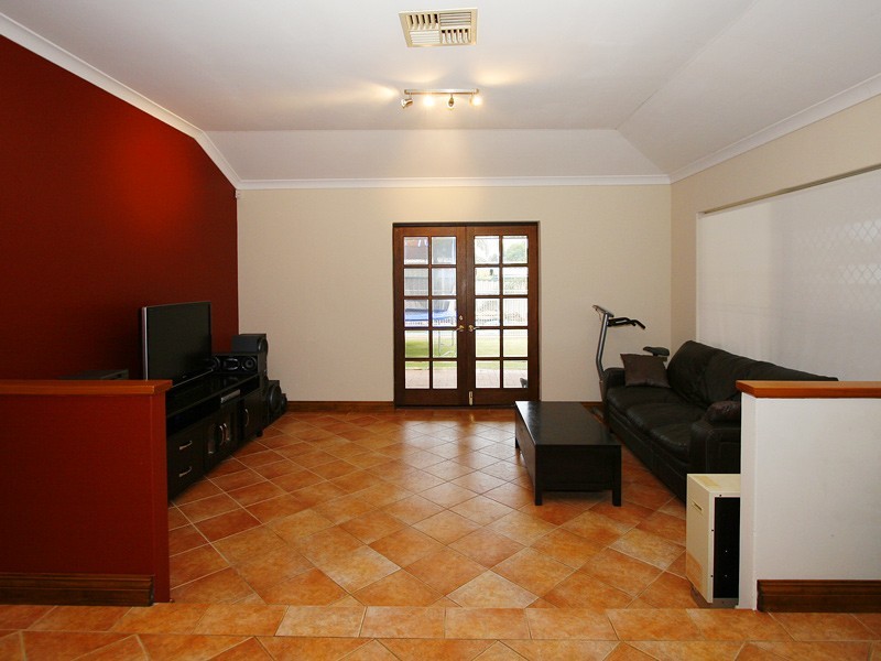 8 Tiberias Rise, Atwell WA 6164