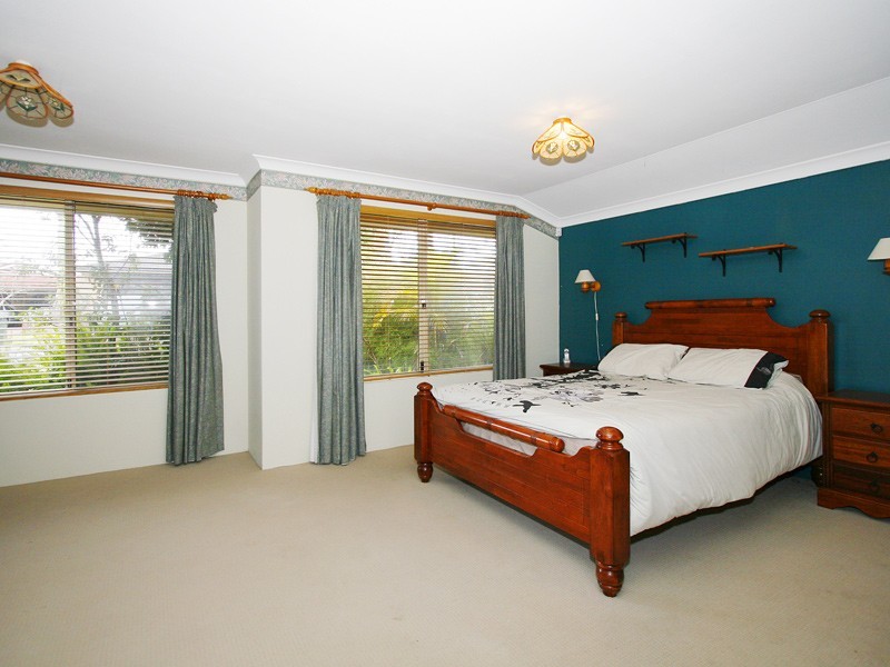 8 Tiberias Rise, Atwell WA 6164