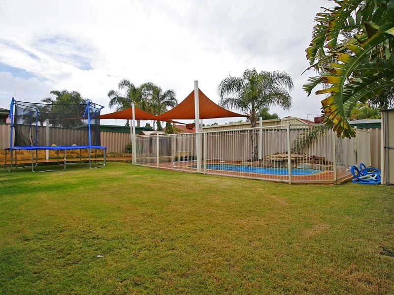 8 Tiberias Rise, Atwell WA 6164