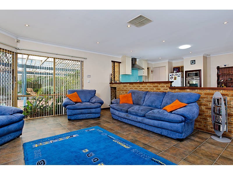 145 Le Souef Drive, Kardinya WA 6163