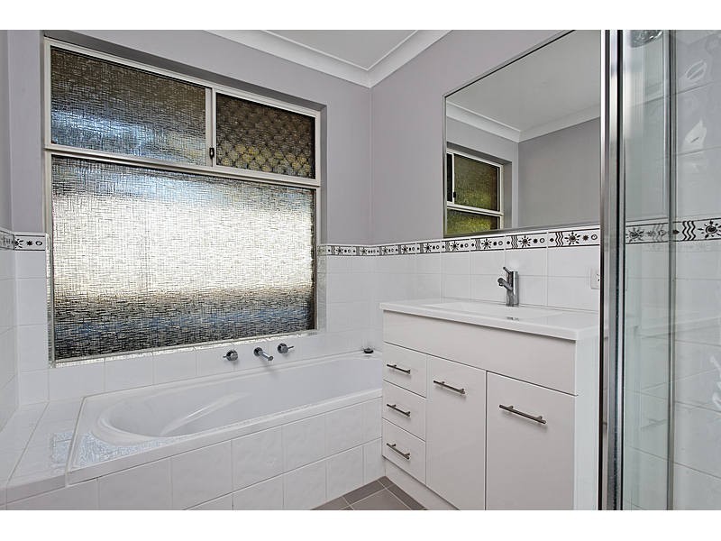 145 Le Souef Drive, Kardinya WA 6163