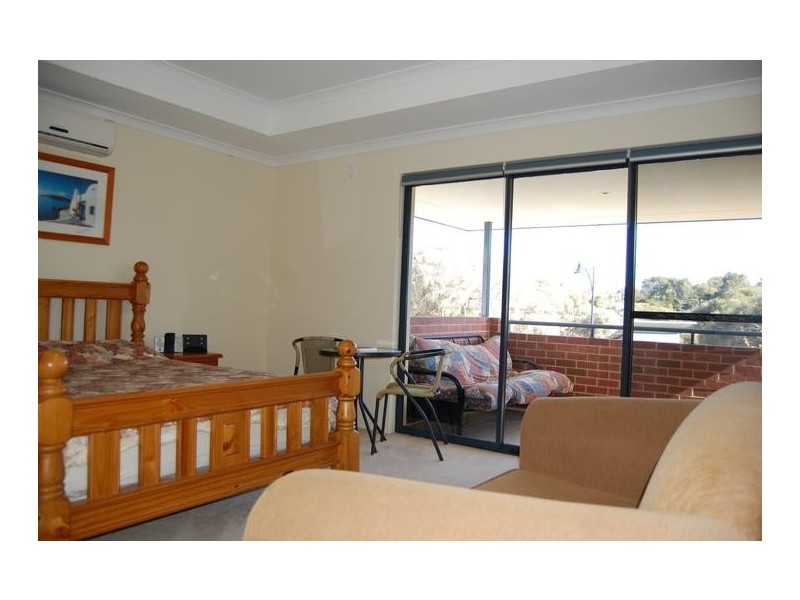 11 Leschenault Boulevard, Munster WA 6166