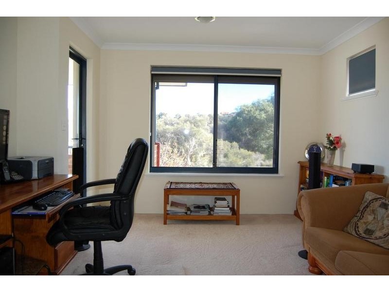 11 Leschenault Boulevard, Munster WA 6166